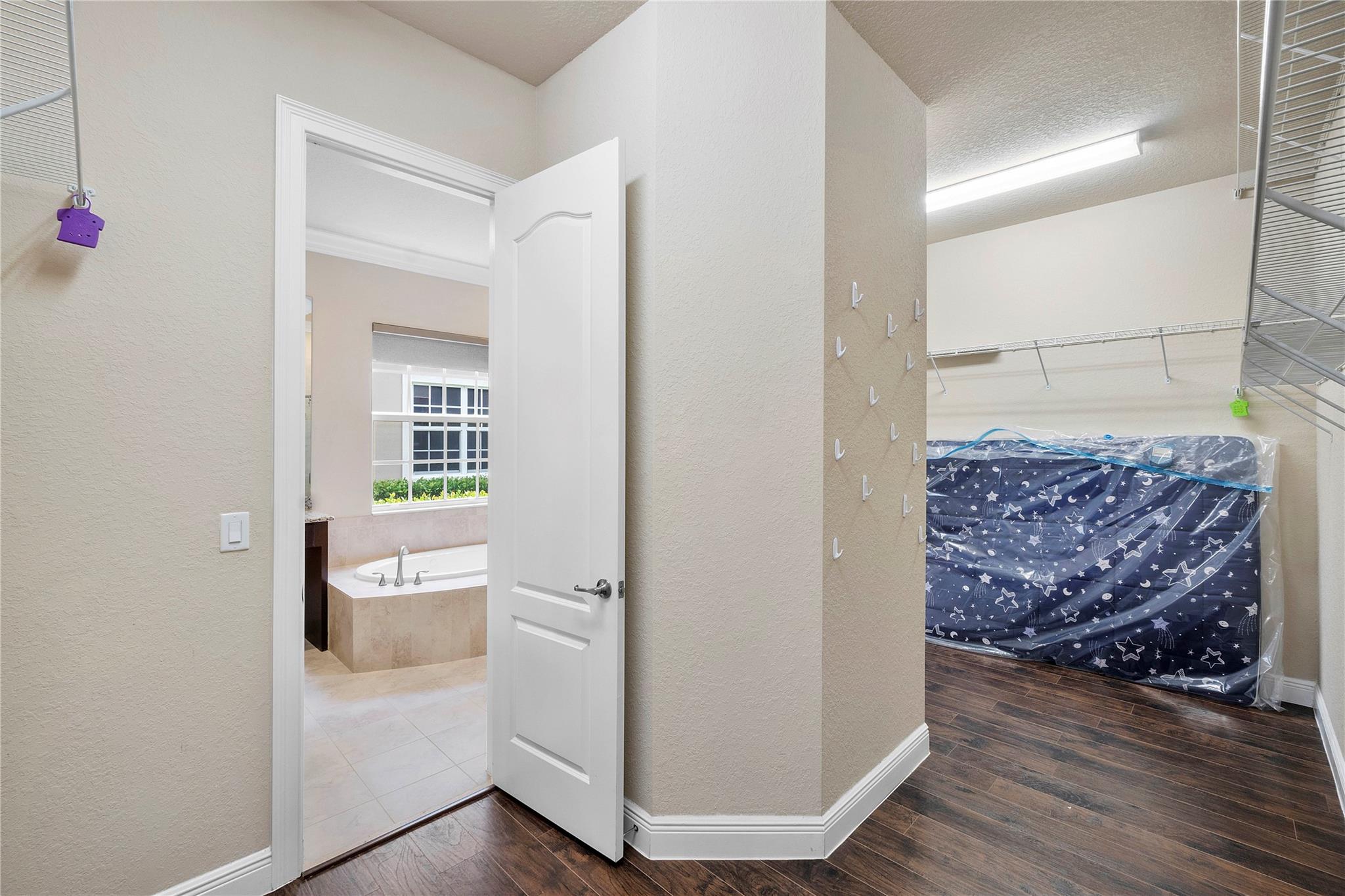 Debuys 180-147 B - Residential