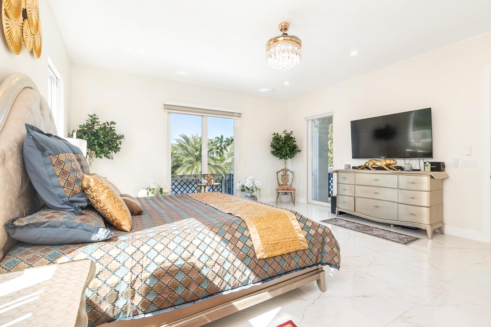 LAKE CLARKE ISLE 2 - Residential