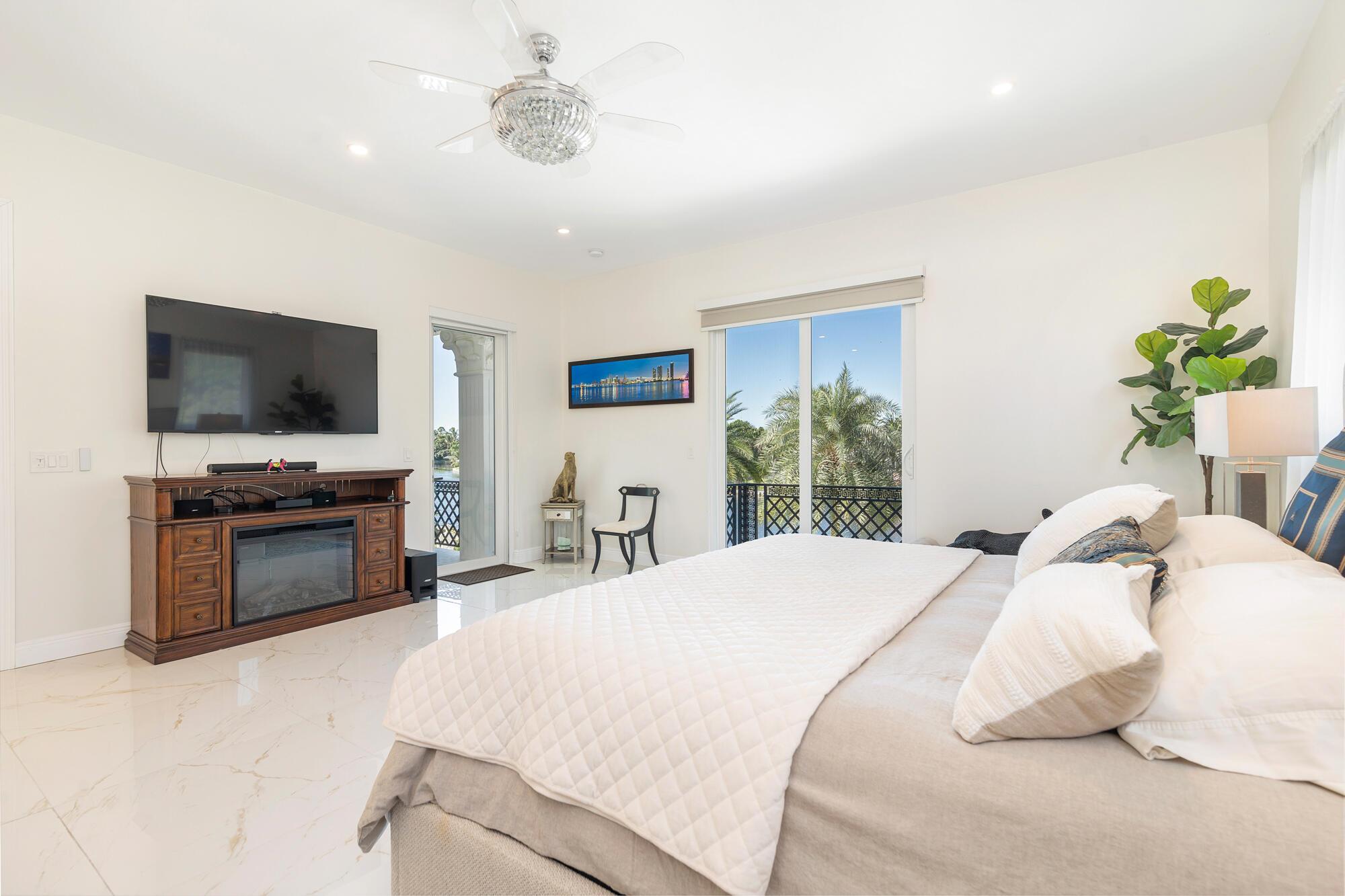 LAKE CLARKE ISLE 2 - Residential