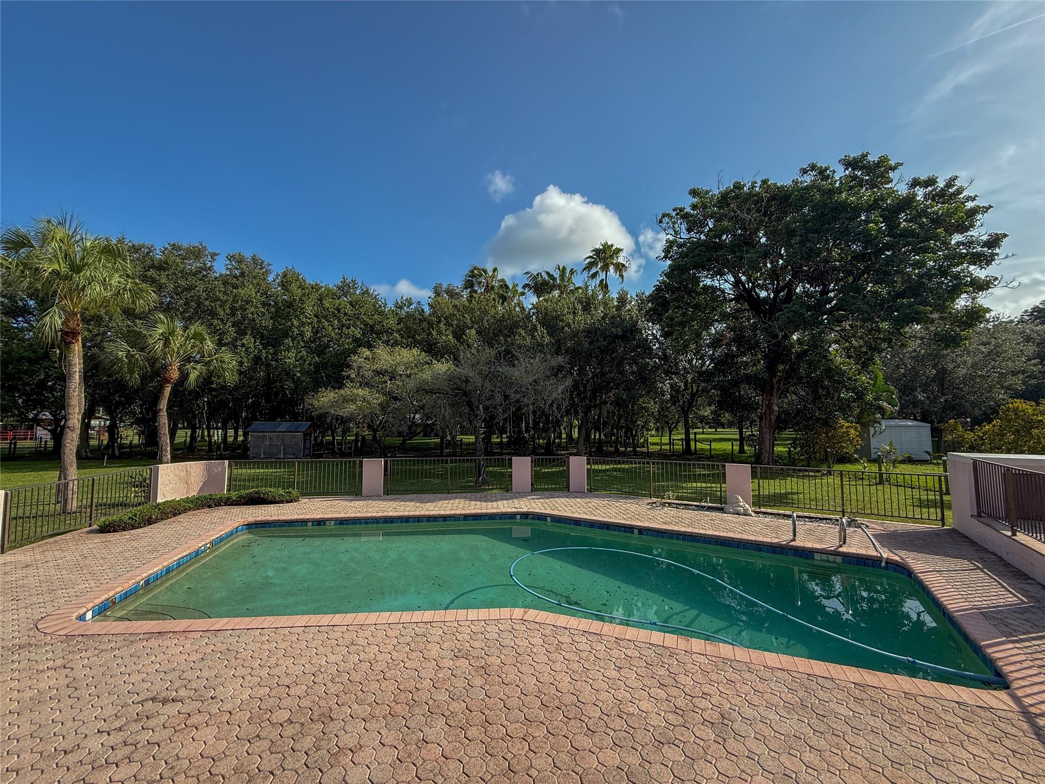 14431 MUSTANG TRAIL, Southwest Ranches, FL, 33330/$2,499,900 2 14431 MUSTANG TRAIL