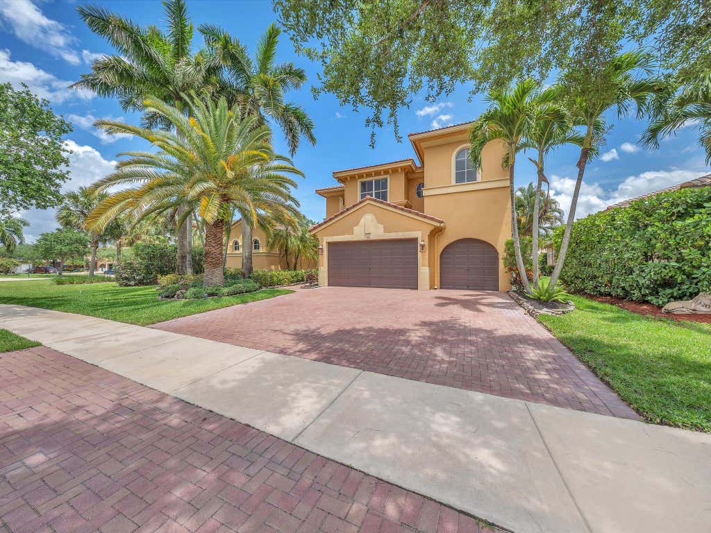 Photo of 7678 NW 117th Lane, Parkland, FL 33076 (MLS # B26022488)