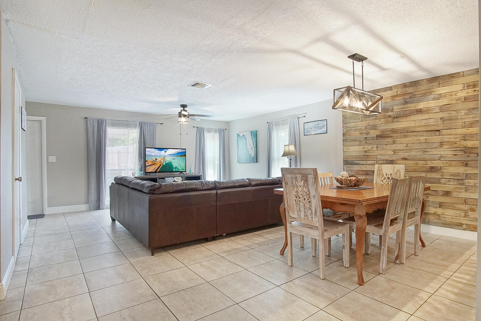 View photos, virtual tours, details... 1002 Avenue E E