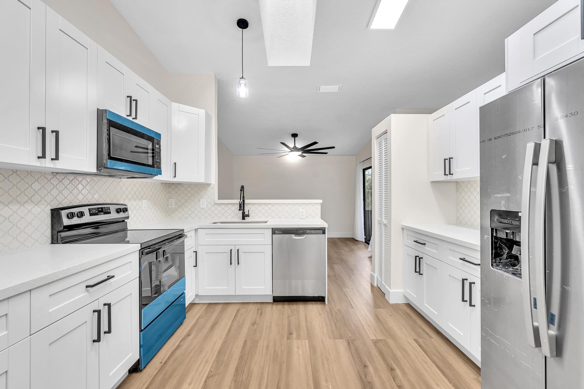 6014 NW 78th Way, Tamarac, FL, 33321/$419,900 2 6014 NW 78th Way