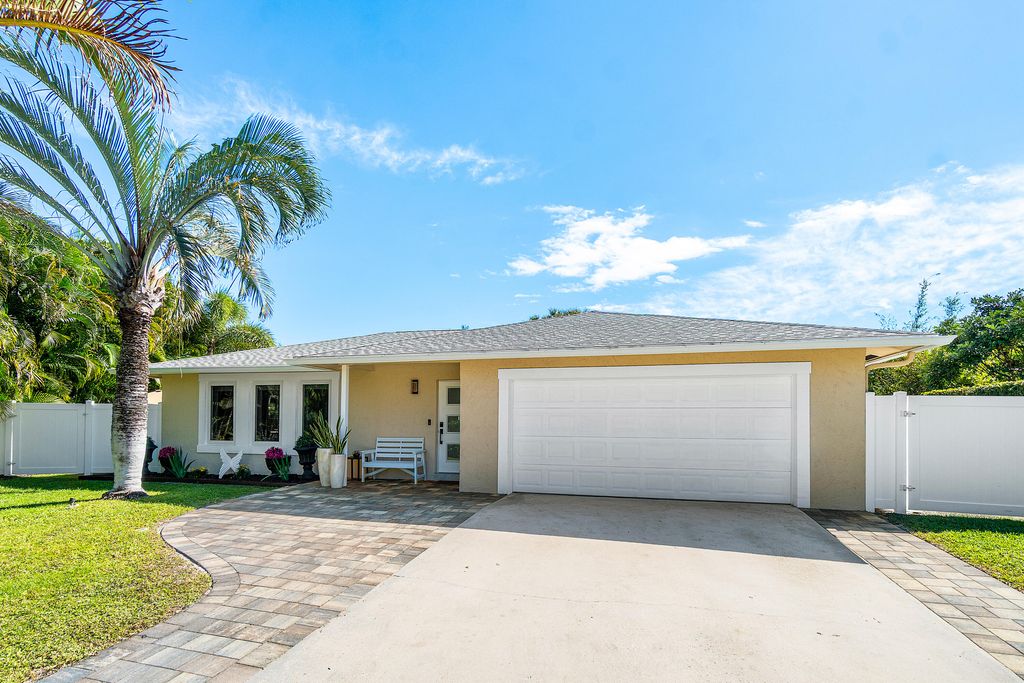 Photo of 6094 Royal Lytham Drive, Boca Raton, FL 33433 (MLS # R11162010)