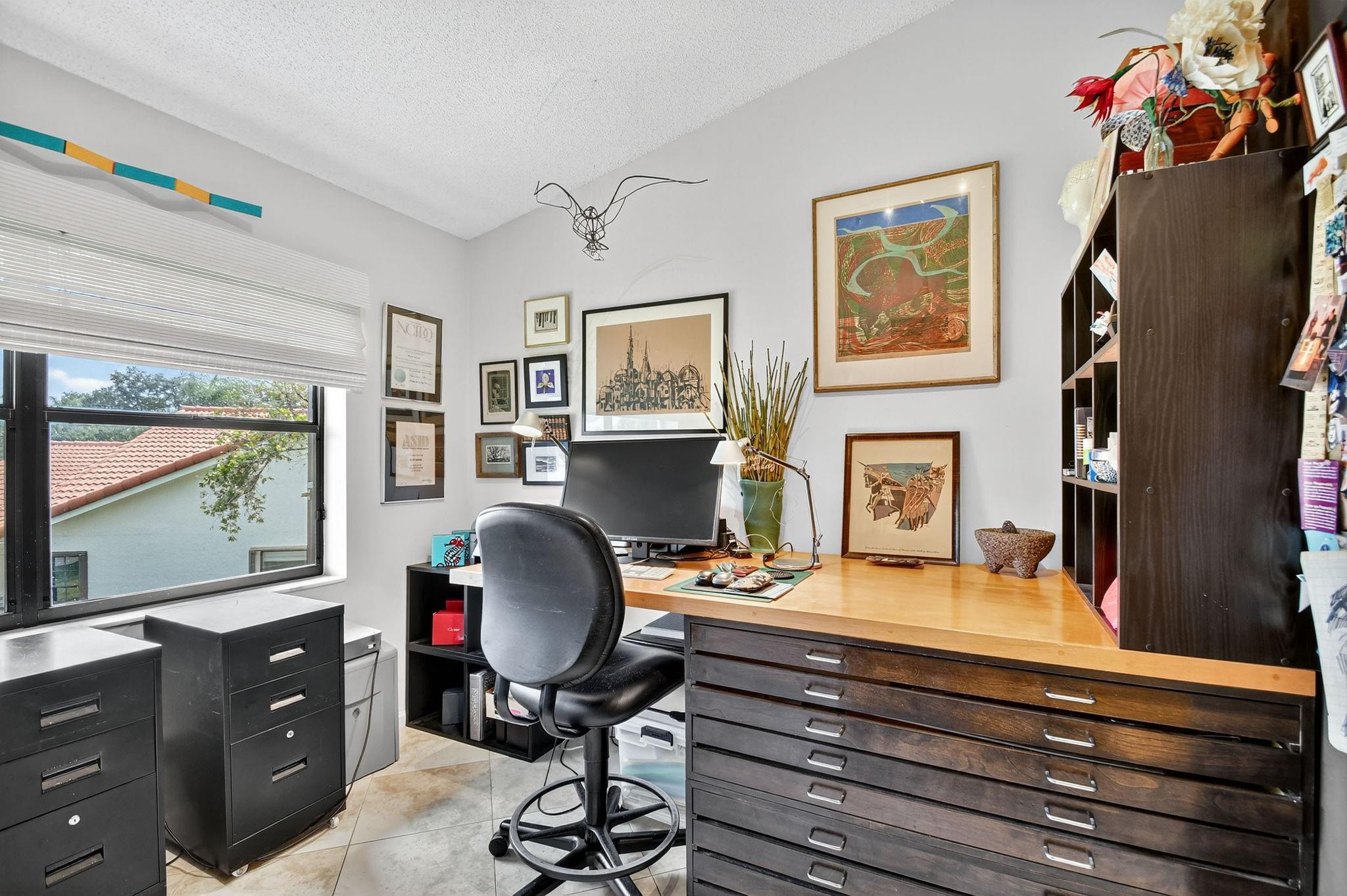 SUN VALLEY EAST CONDO - Residential