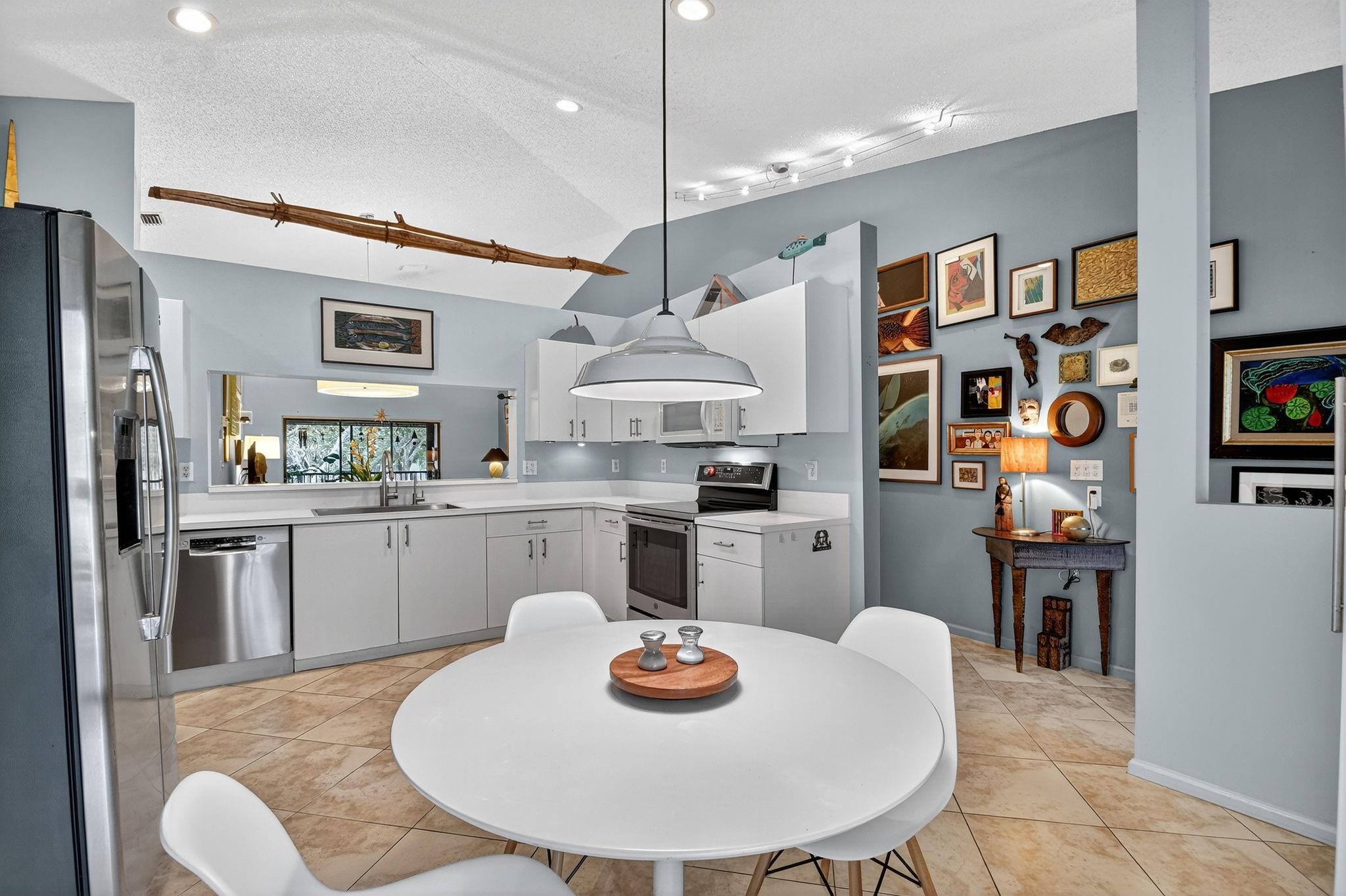 SUN VALLEY EAST CONDO - Residential