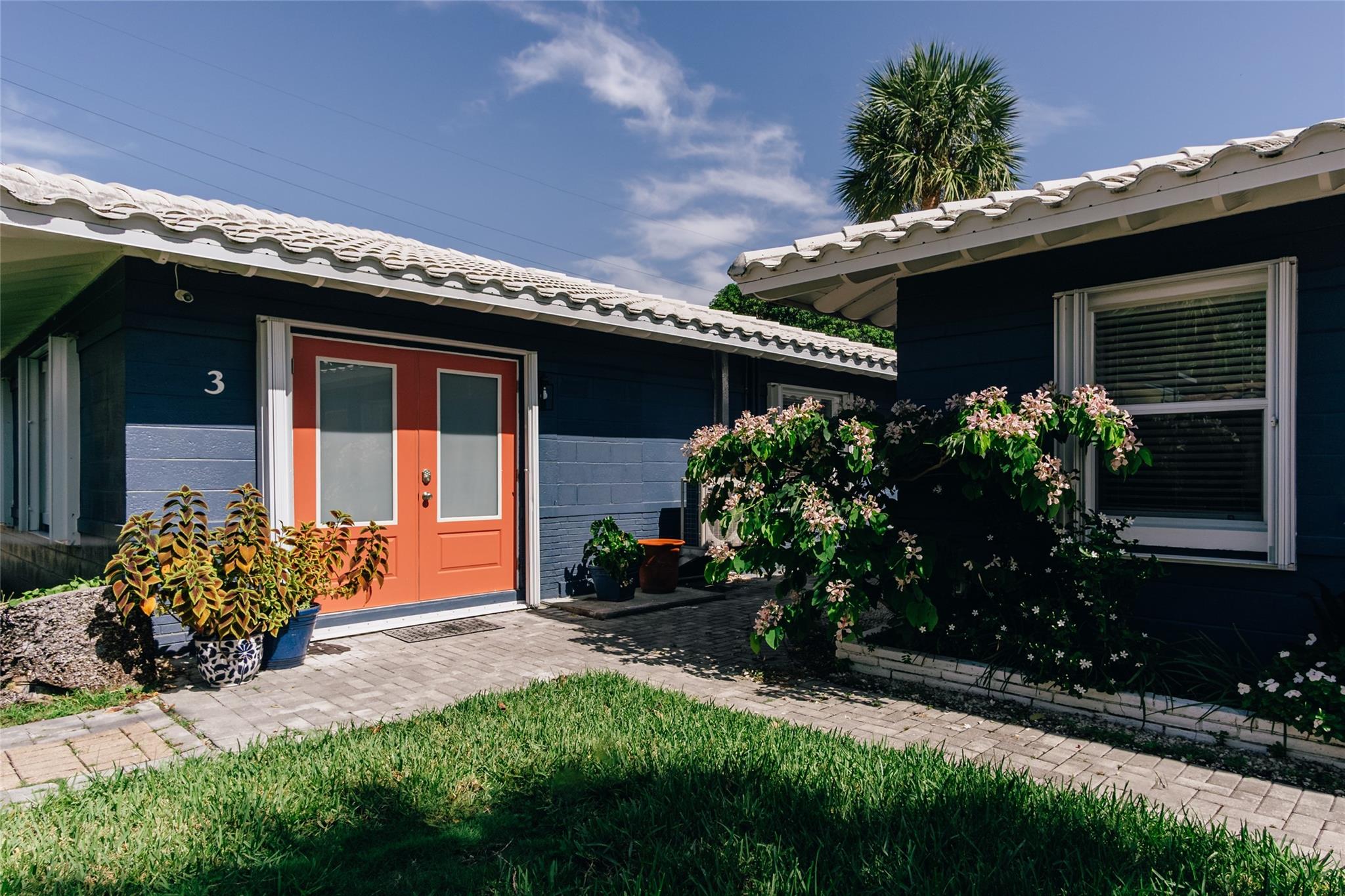 213 Hibiscus Ave