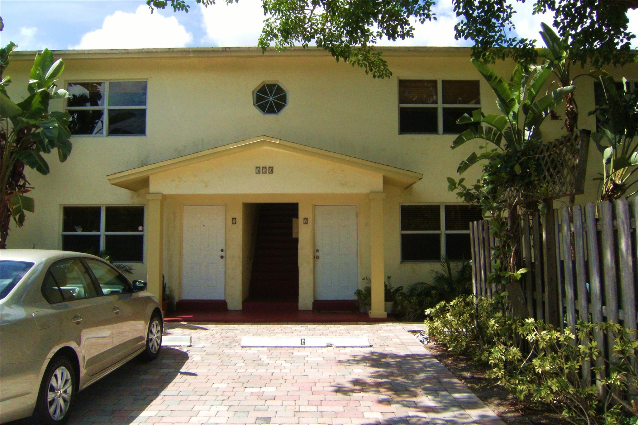 Annual, Unfurnished Lease available September 16. This apartment is updated with travertine marble floors thru-out, impact windows, kitchen with granite counters, custom cabinets, Frigidaire stainless microwave, dishwasher, refrigerator and smooth top range. Spacious and open living and kitchen area. Private WASHER & DRYER inside the apartment! Corner unit on the 1st floor with fenced patio. Located seconds away from Wilton Drive in a residential neighborhood! Small pet welcome under 20 lbs with $250 pet deposit.