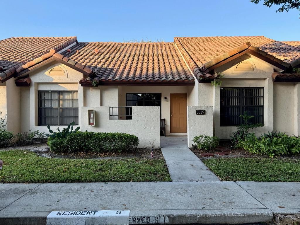 Photo of 3089 Inglewood Terrace, Boca Raton, FL 33431 (MLS # R11136914)