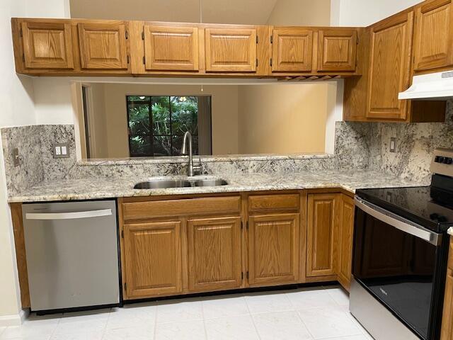 WINDWOOD UNIT I - Residential Lease