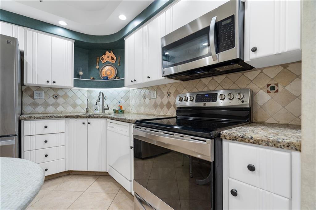 Coral Ridge Towers East - Residential