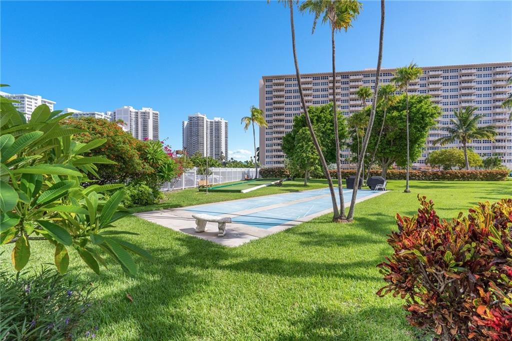 Coral Ridge Towers East - Residential