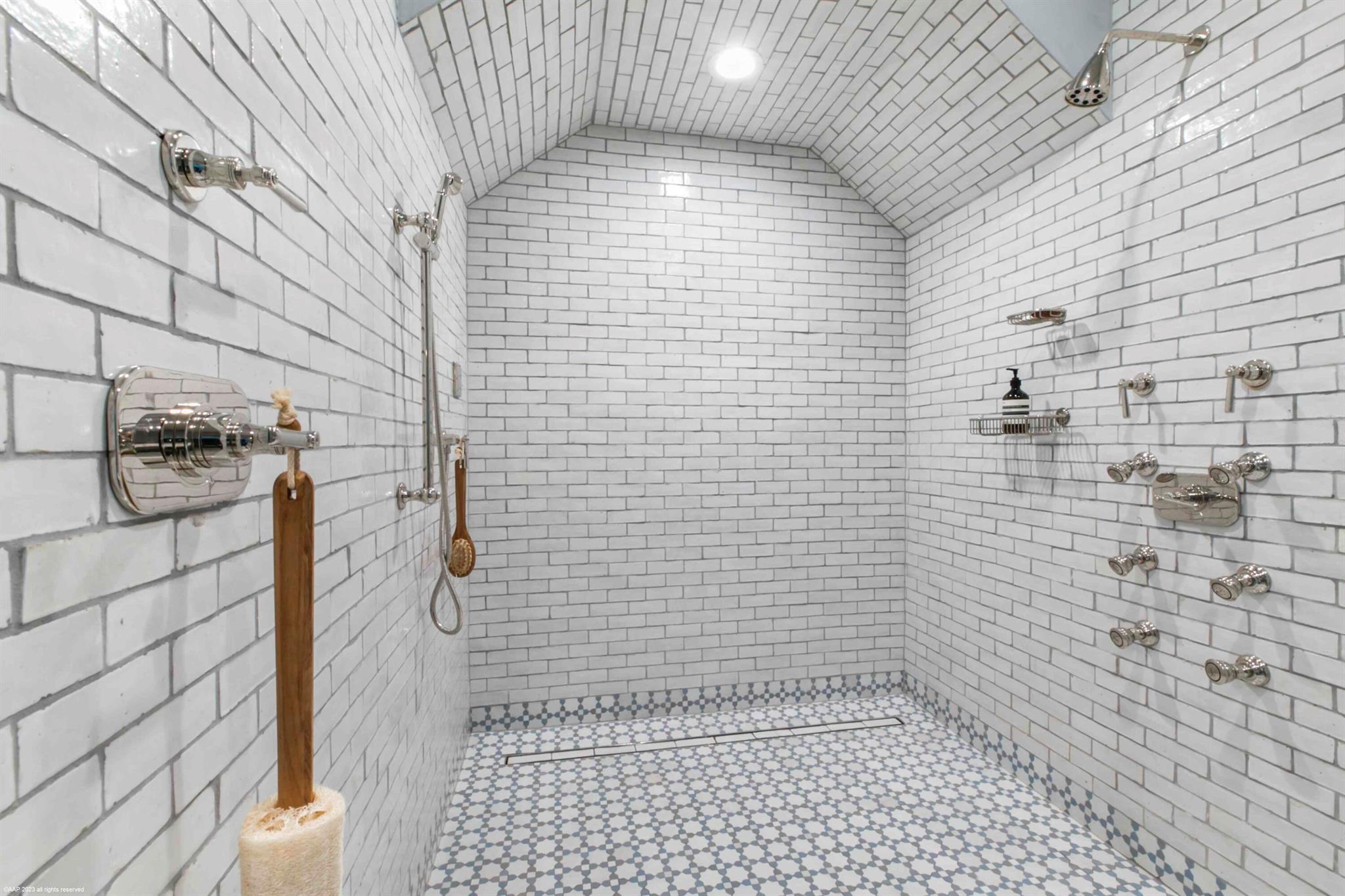 EQUESTRIAN CLUB ESTATES 3 - Residential