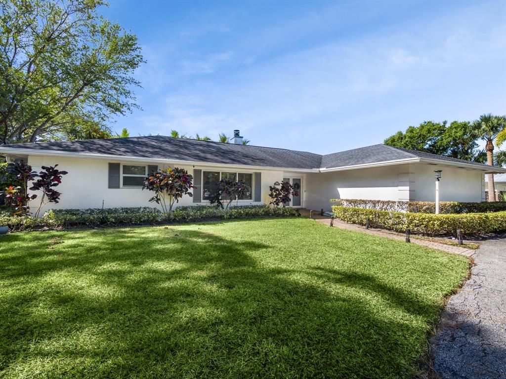 Photo of 5686 Shirley Drive, Jupiter, FL 33458 (MLS # R10876437)