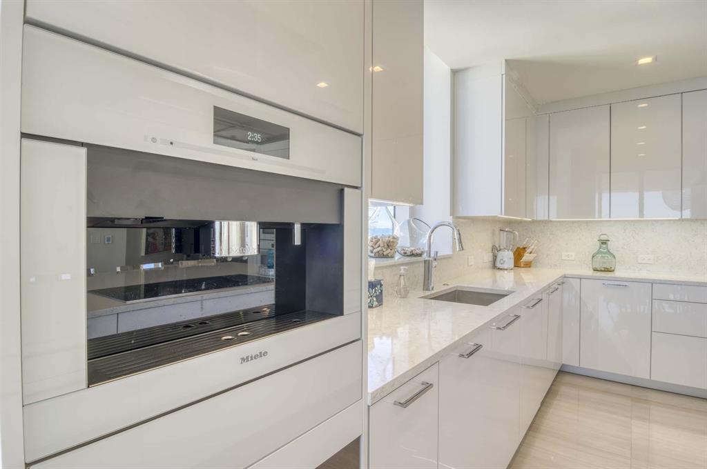 Vista Blue Singer Island - Residential