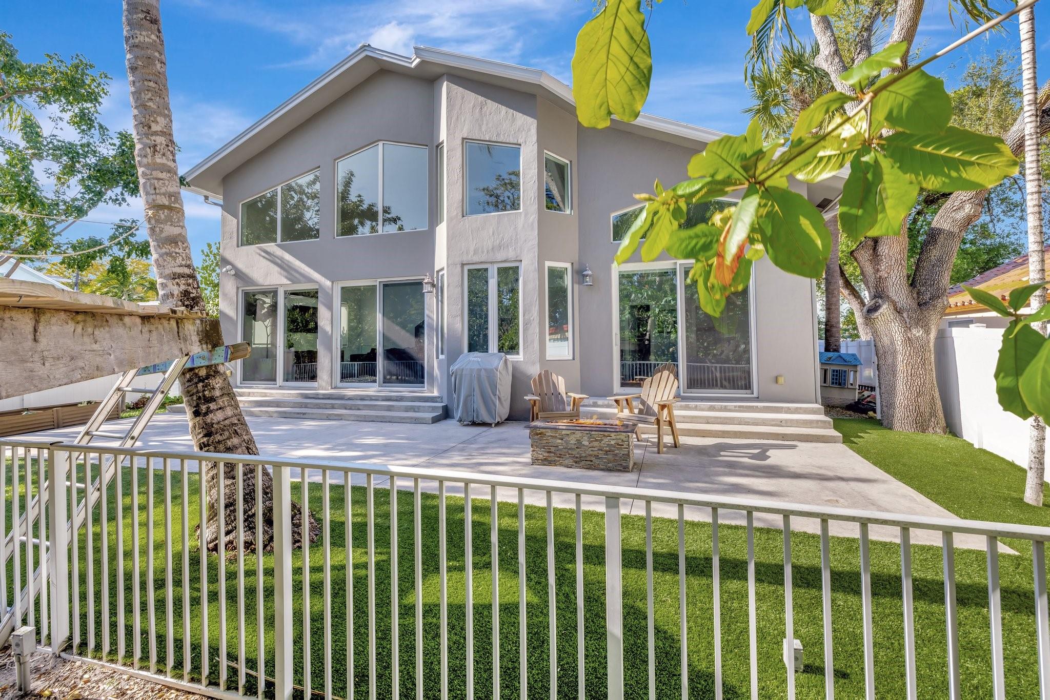 216 SE 10th St