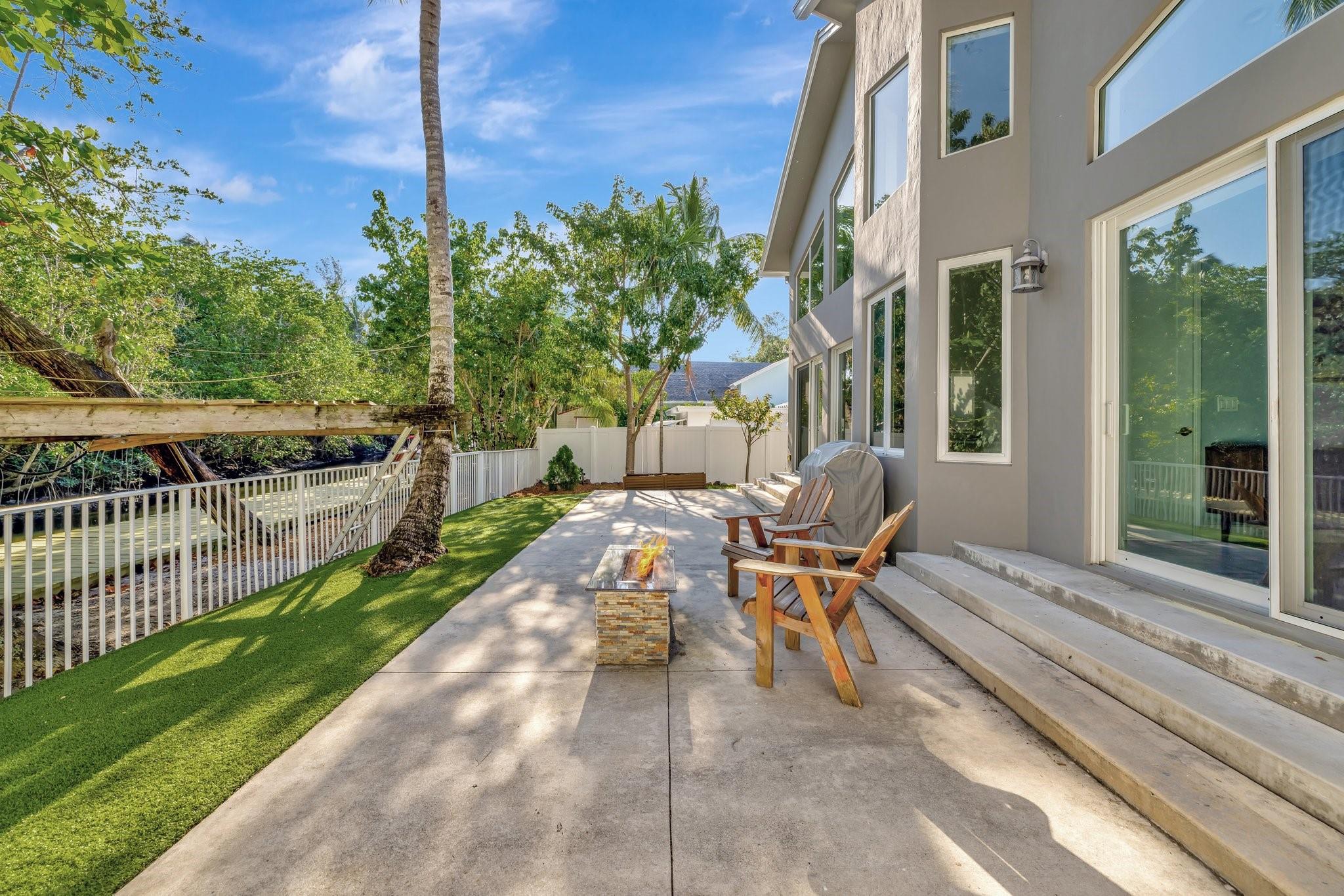 216 SE 10th St