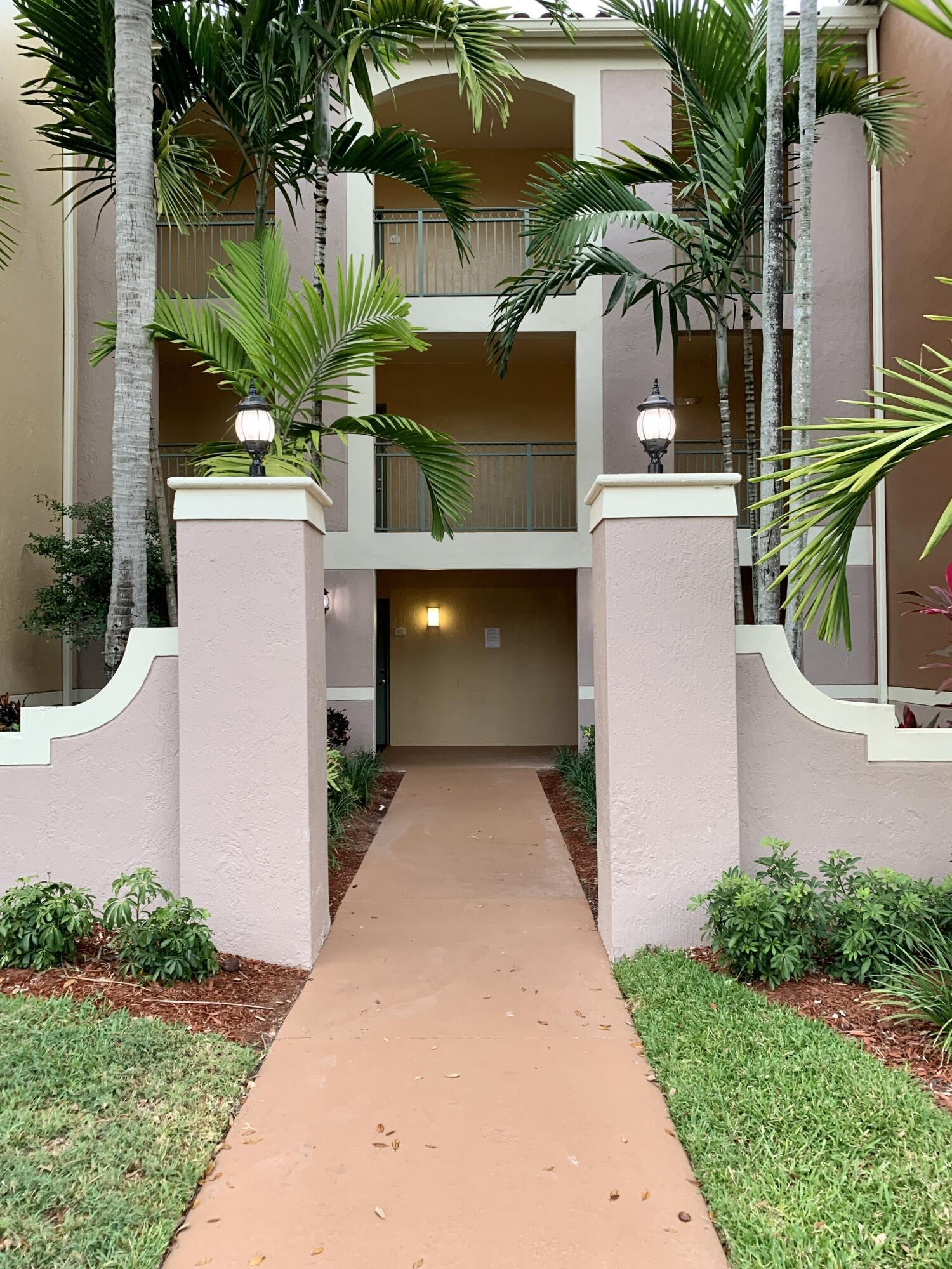 ST ANDREWS AT POLO CLUB CONDO - Residential Lease