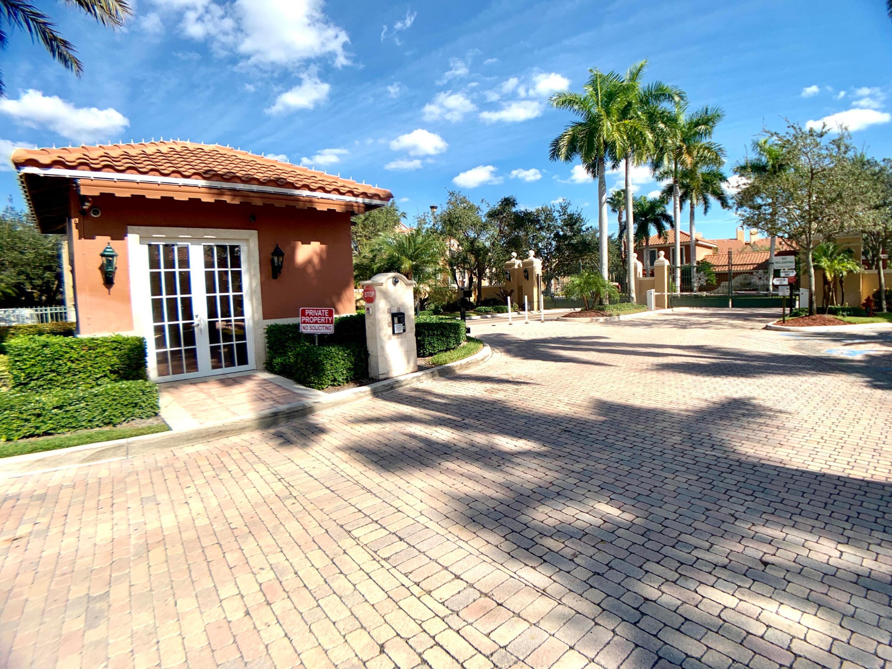 ST ANDREWS AT POLO CLUB CONDO - Residential Lease