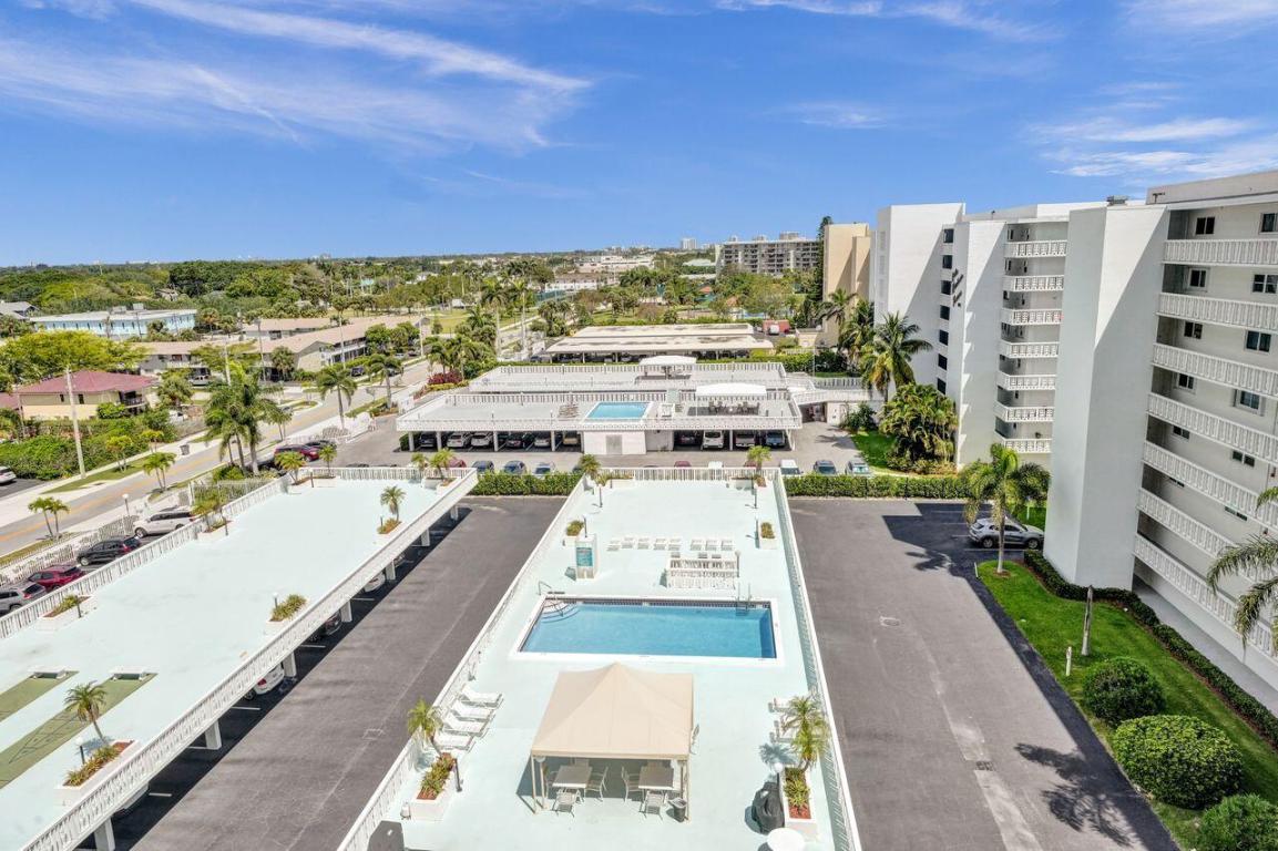 LAKE HARBOUR TOWERS CONDO - Residential