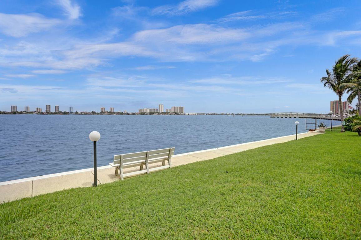 LAKE HARBOUR TOWERS CONDO - Residential