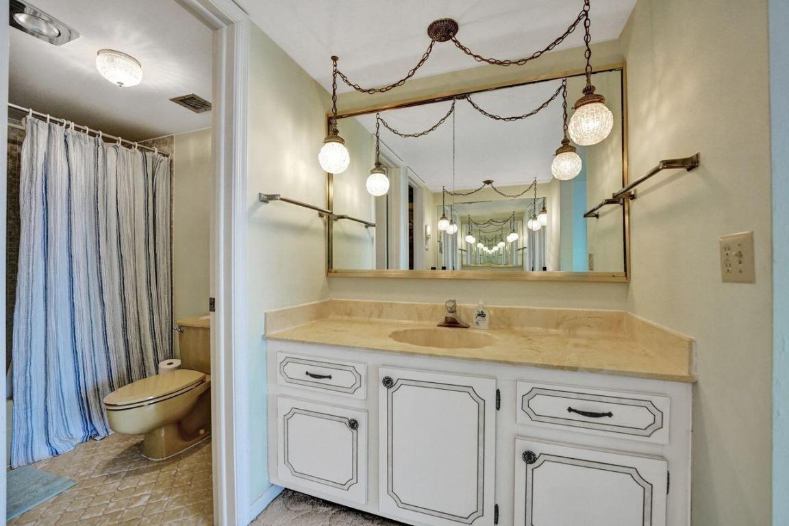 LAKE HARBOUR TOWERS CONDO - Residential