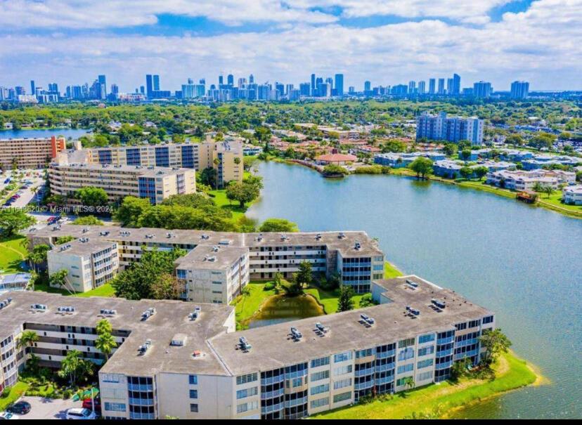 LOCATION ,LOCATION, LOCATION MINUTES AWAYS TO THE BEACH, AVENTURA MALL, SHOPS. WALK DISTANCE TO BANKS, MEDICAL, LA FITNESS,DAY CARE AND PHARMACY, ETC. HUGE 2/2 APARTMENT WITH 2 BALCONIES AND WATER VIEW RARE TOMFIND. HOA APPROVAL AND FEES MANDATORY TO BE PAY BY THE BUYER.