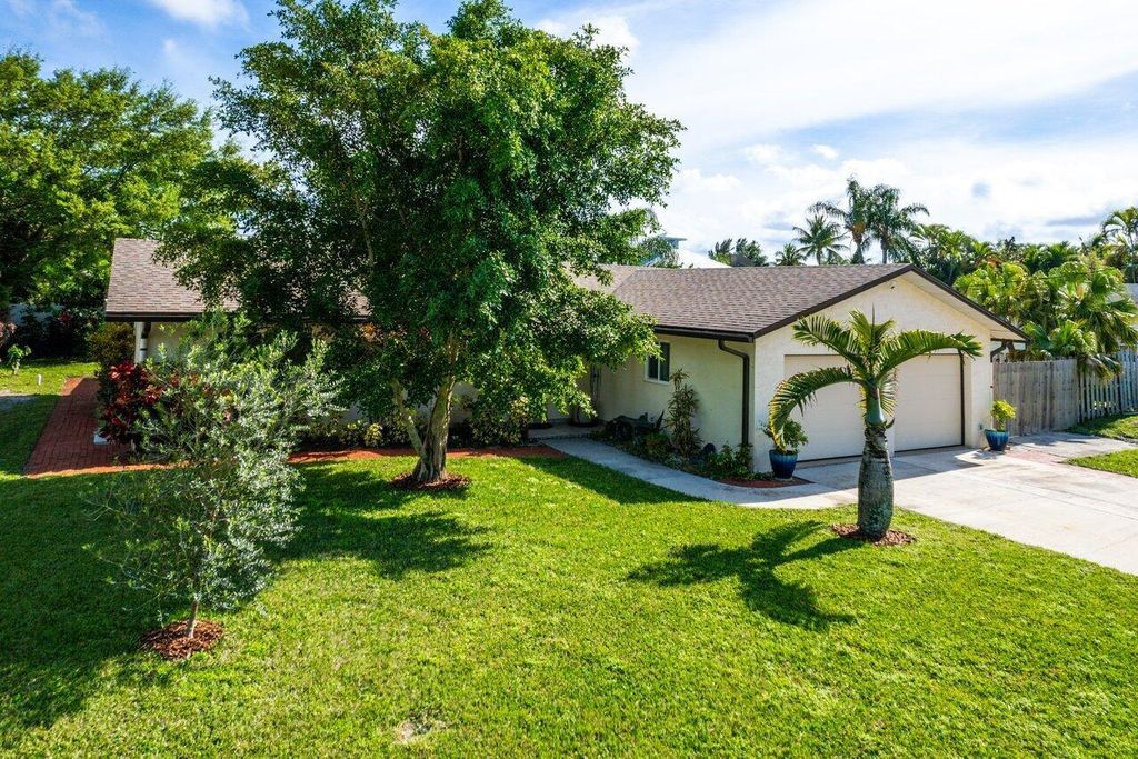 Photo of 4838 SE Major Way, Stuart, FL 34997 (MLS # R10964641)