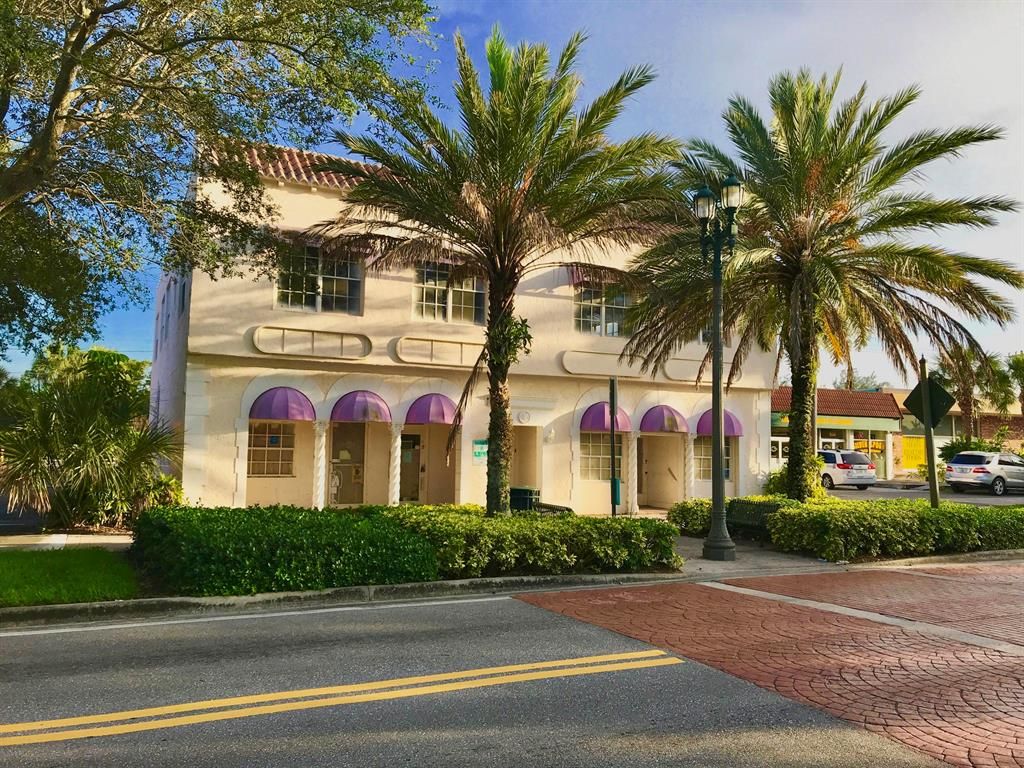 Photo of 918 Park Avenue, Lake Park, FL 33403 (MLS # R10637421)