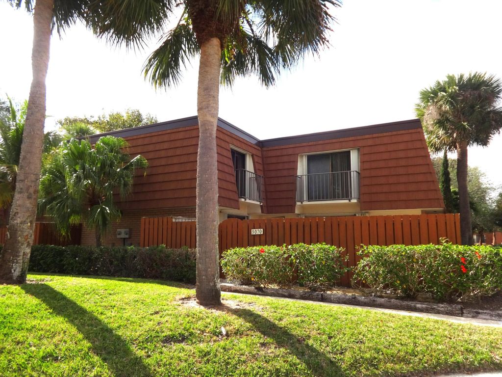 Photo of 3070 30th Court, Jupiter, FL 33477 (MLS # R10959251)