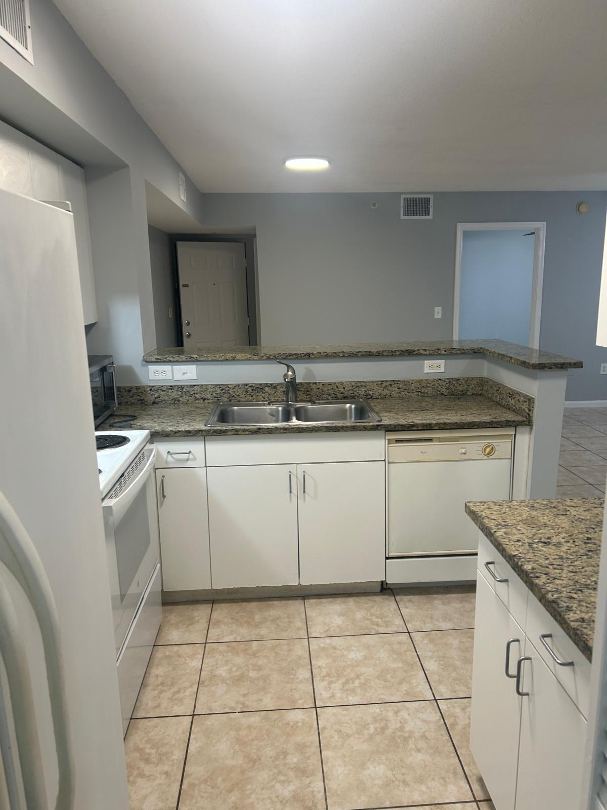 4820 N STATE ROAD 7 10103
