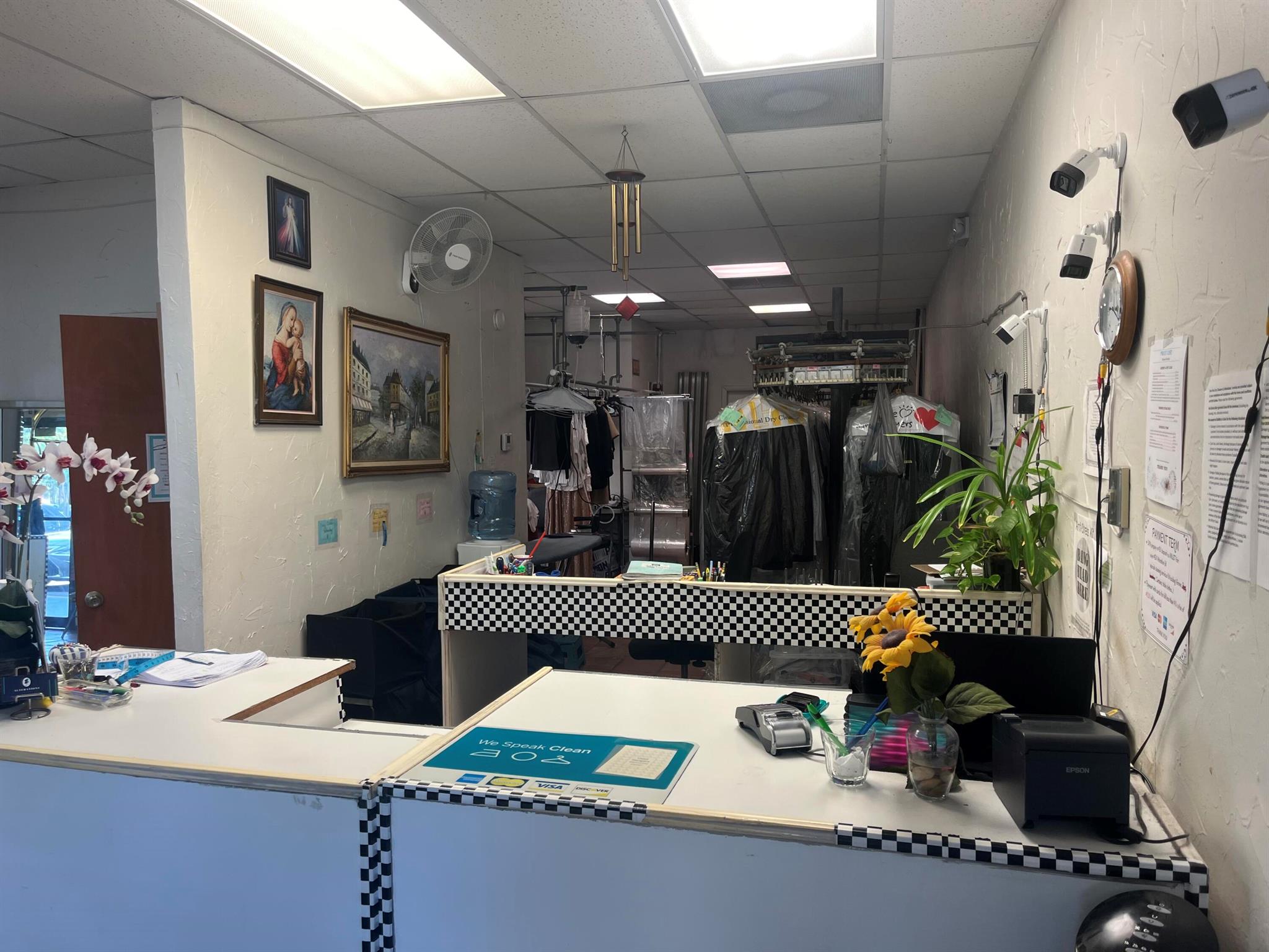 View photos, virtual tours, details... 9776 Gardens East Drive (Dry Cleaner And Alterati