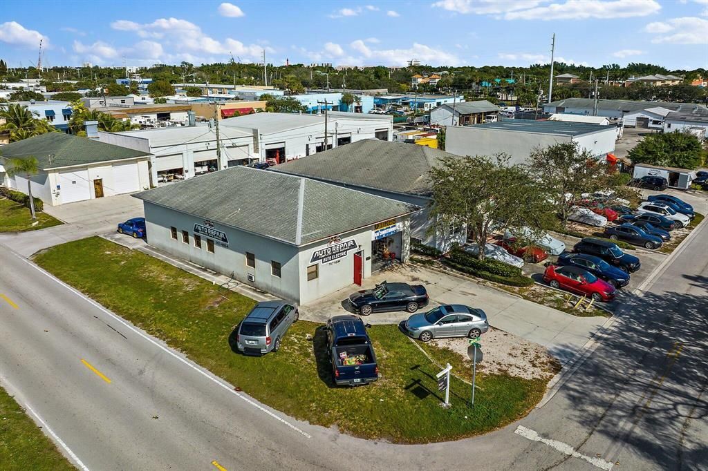 Photo of 151 Hibiscus Street, Jupiter, FL 33458 (MLS # R10768394)