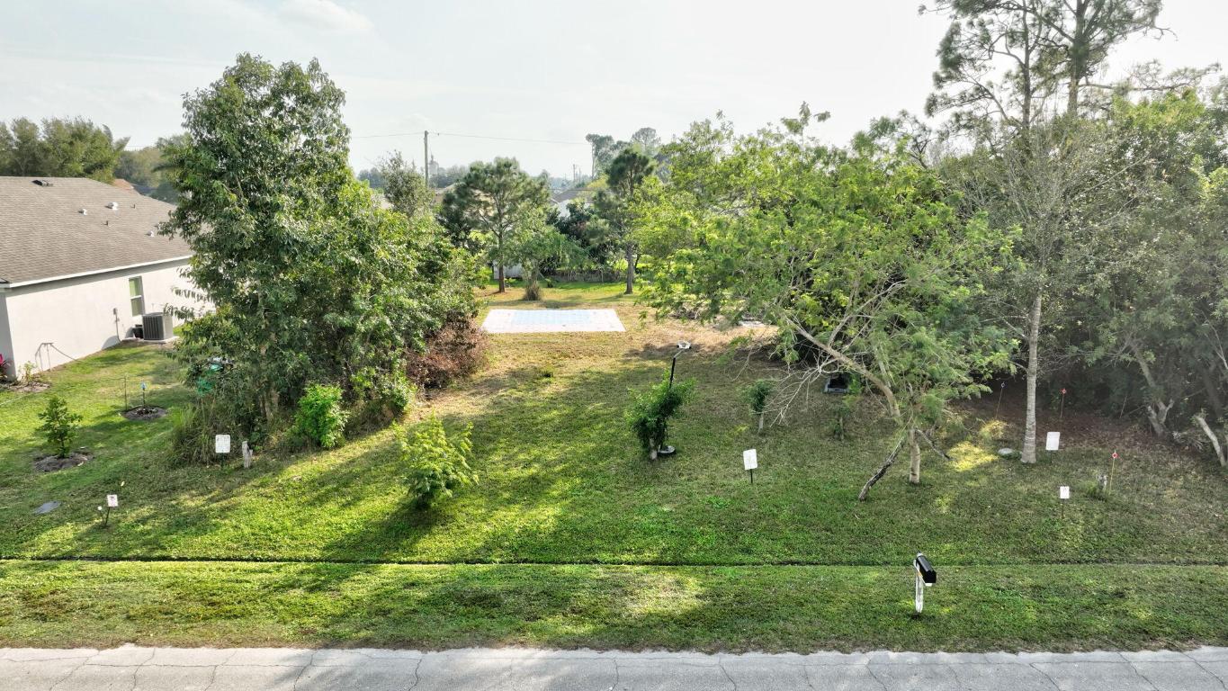PORT ST LUCIE SECTION 33 - Land