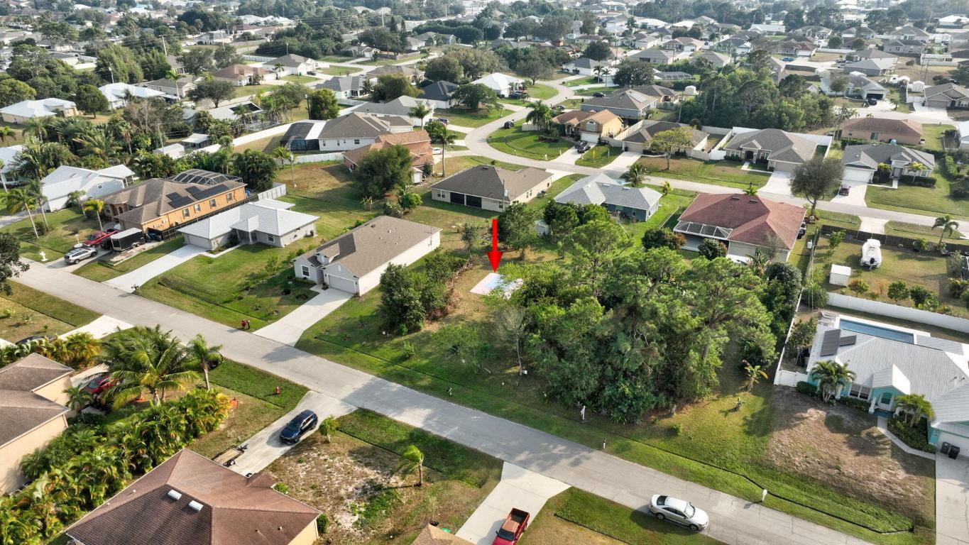 PORT ST LUCIE SECTION 33 - Land