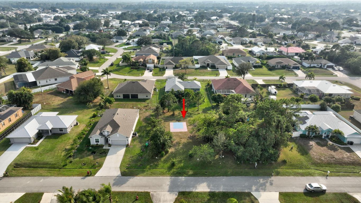 PORT ST LUCIE SECTION 33 - Land
