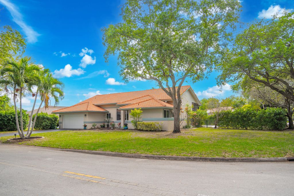 Photo of 102 SW 120th Lane, Coral Springs, FL 33071 (MLS # B26002796)