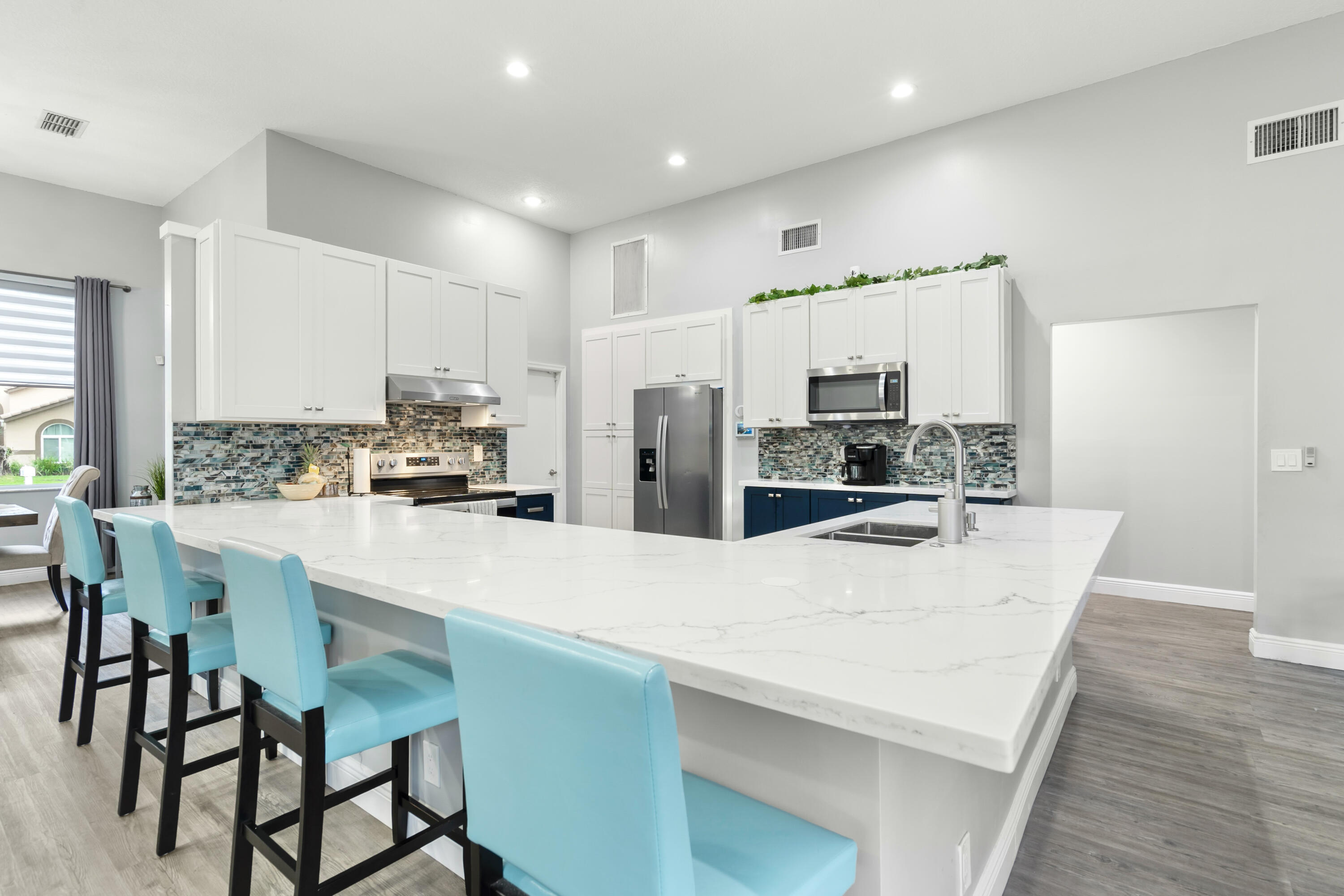 WEST GLEN - Residential