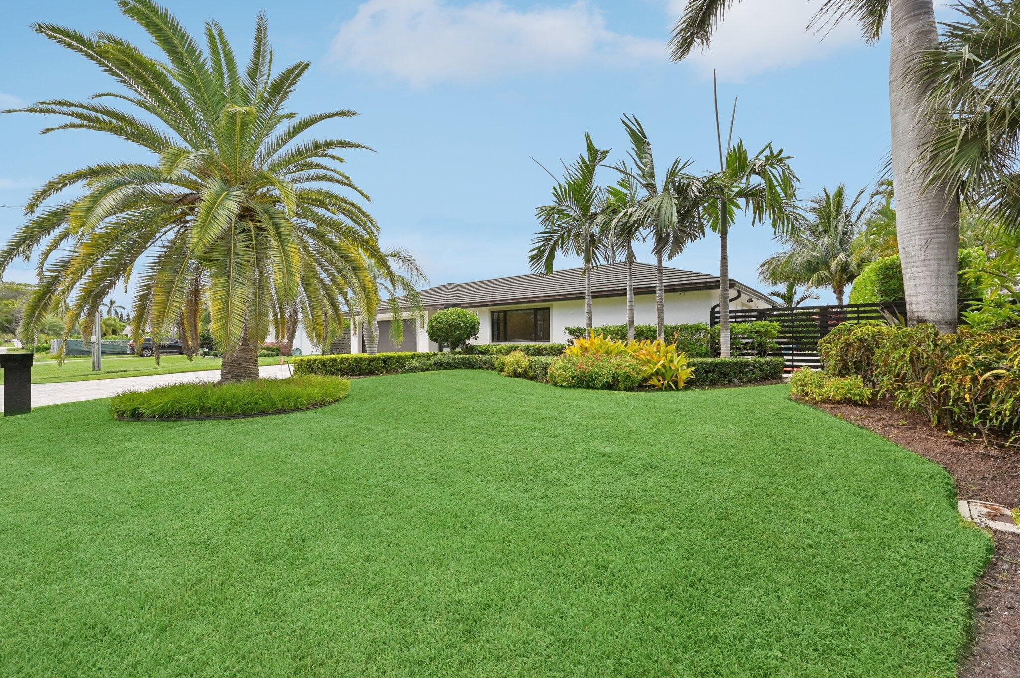769 Enfield Street, Boca Raton, FL, 33487/$2,595,000 3 769 Enfield Street