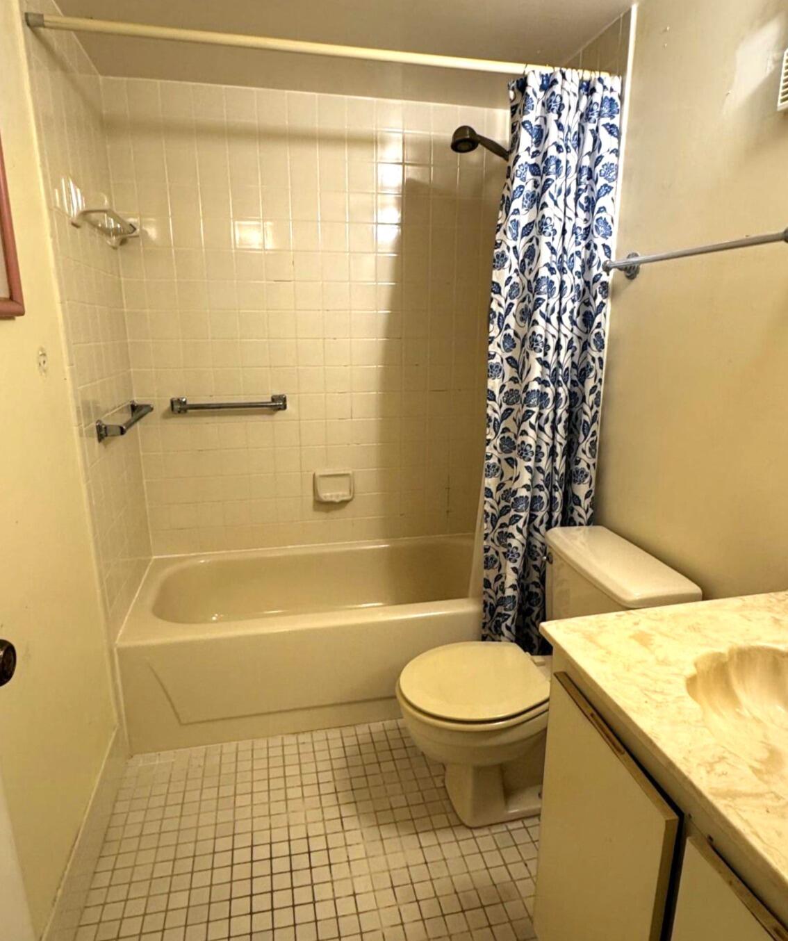 CASCADES OF LAUDERHILL 2 CONDO - Residential