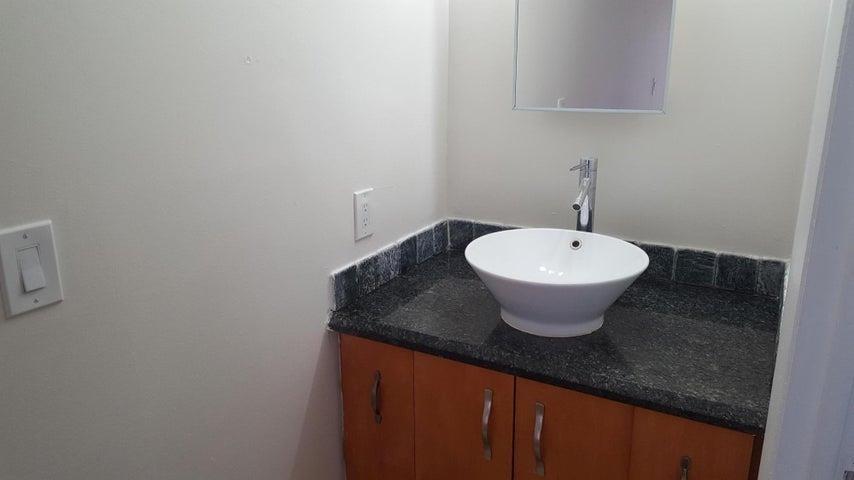 GOLF INN - Residential Lease