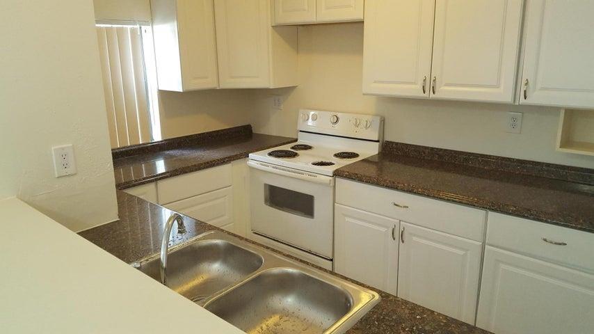 GOLF INN - Residential Lease