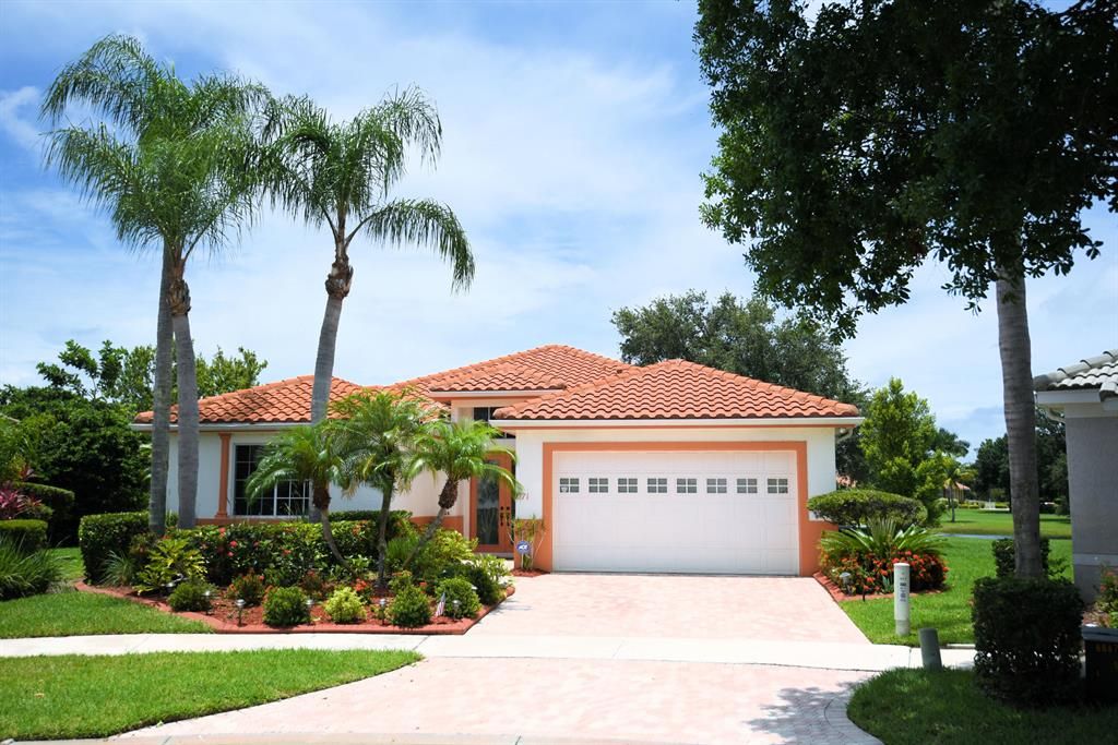 Photo of 571 SW Saint Georges Bay, Port Saint Lucie, FL 34986 (MLS # R10731306)