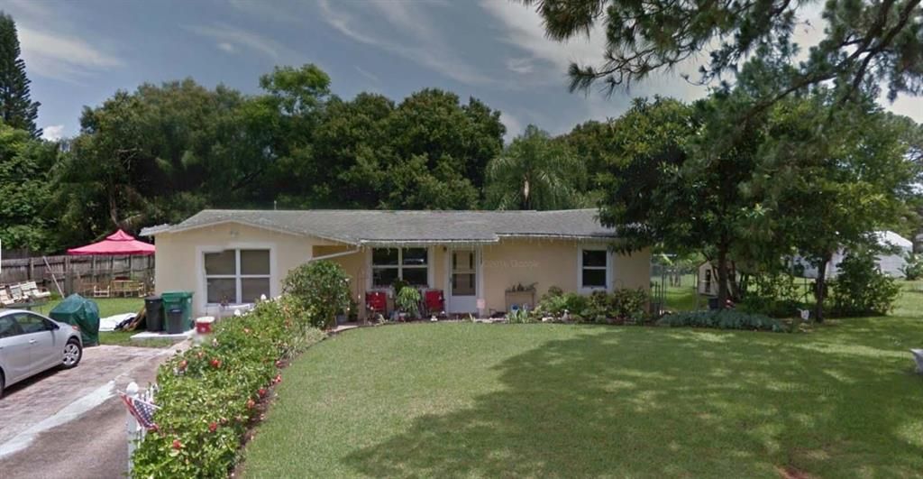 Photo of 1708 Linwood Avenue Ave, Fort Pierce, FL 34982 (MLS # R10822247)