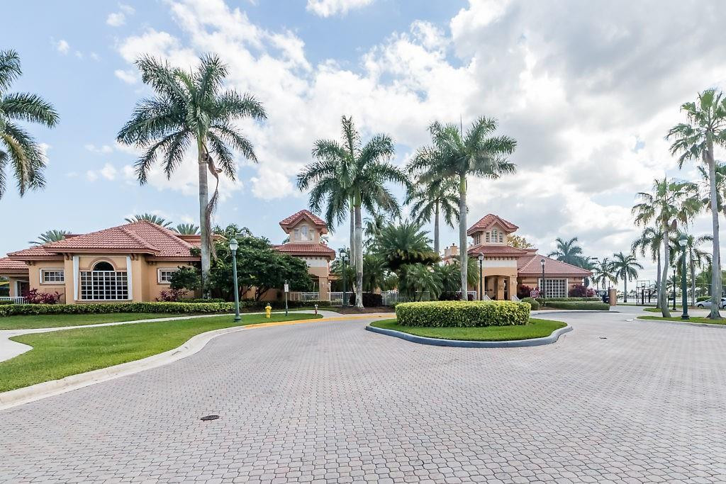 Sunset Lakes One 164-34 B - Residential