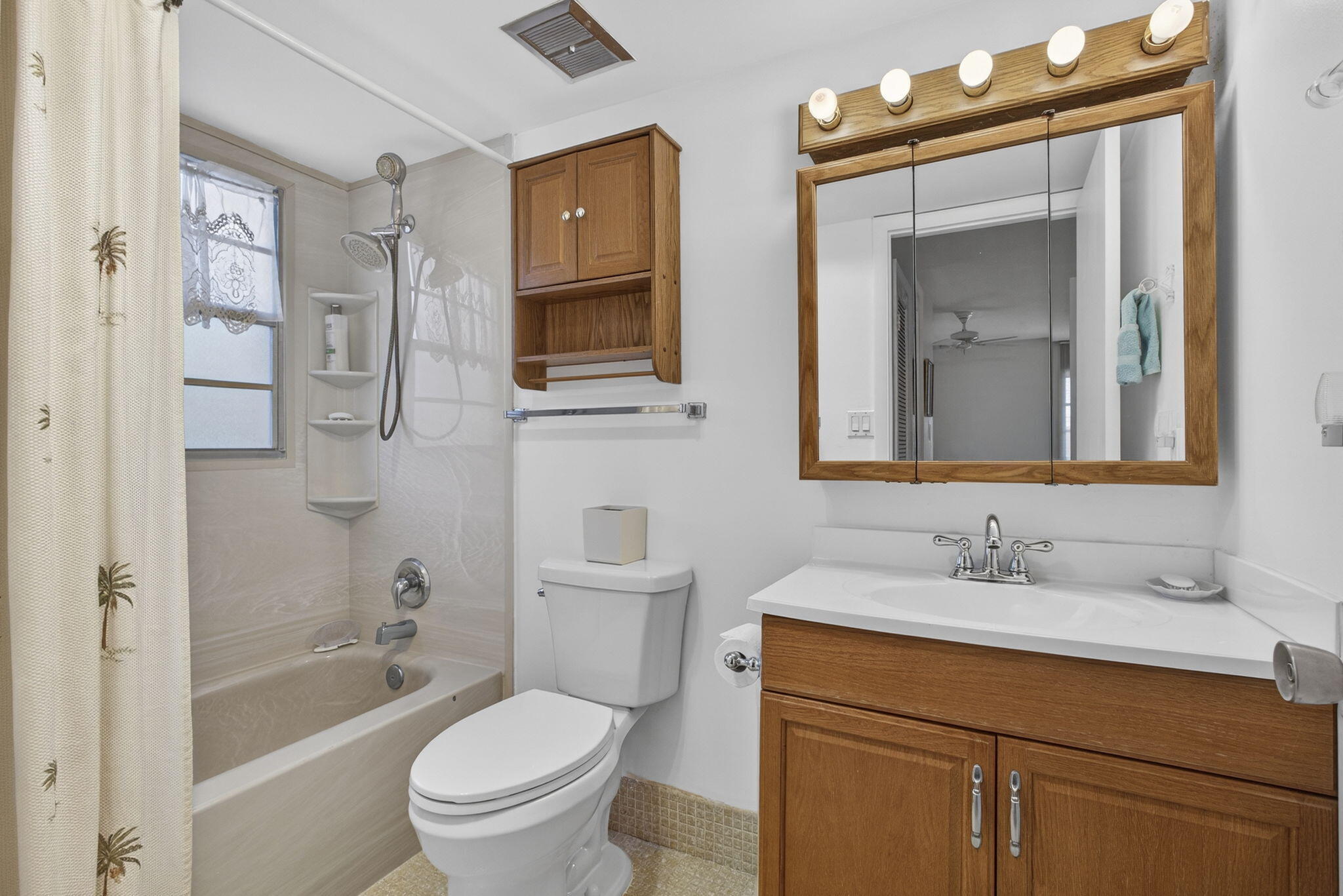 CENTURY VILLAGE GOLFS EDGE CONDS A THRU G - Residential