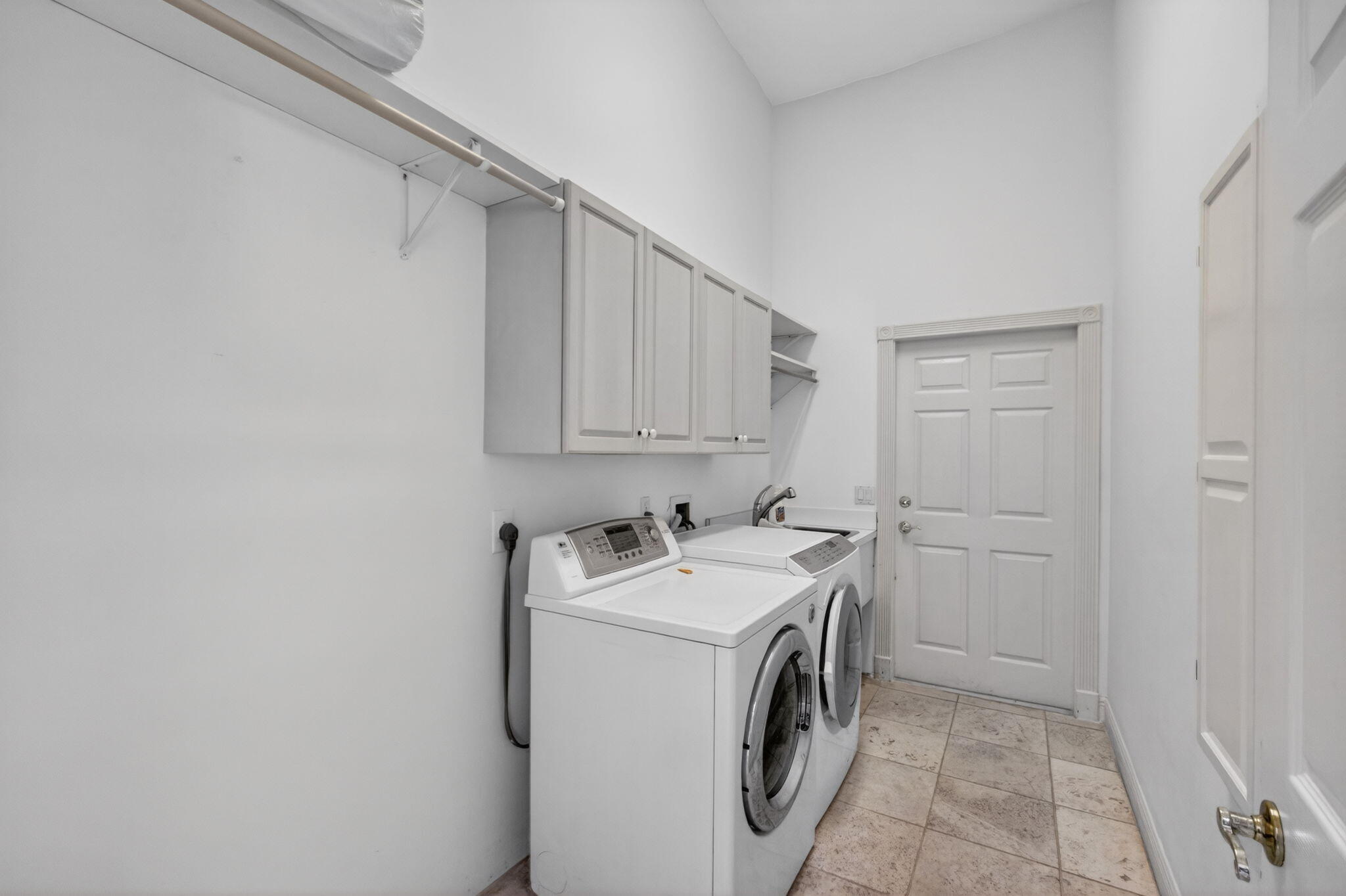 HERITAGE OAKS - Residential