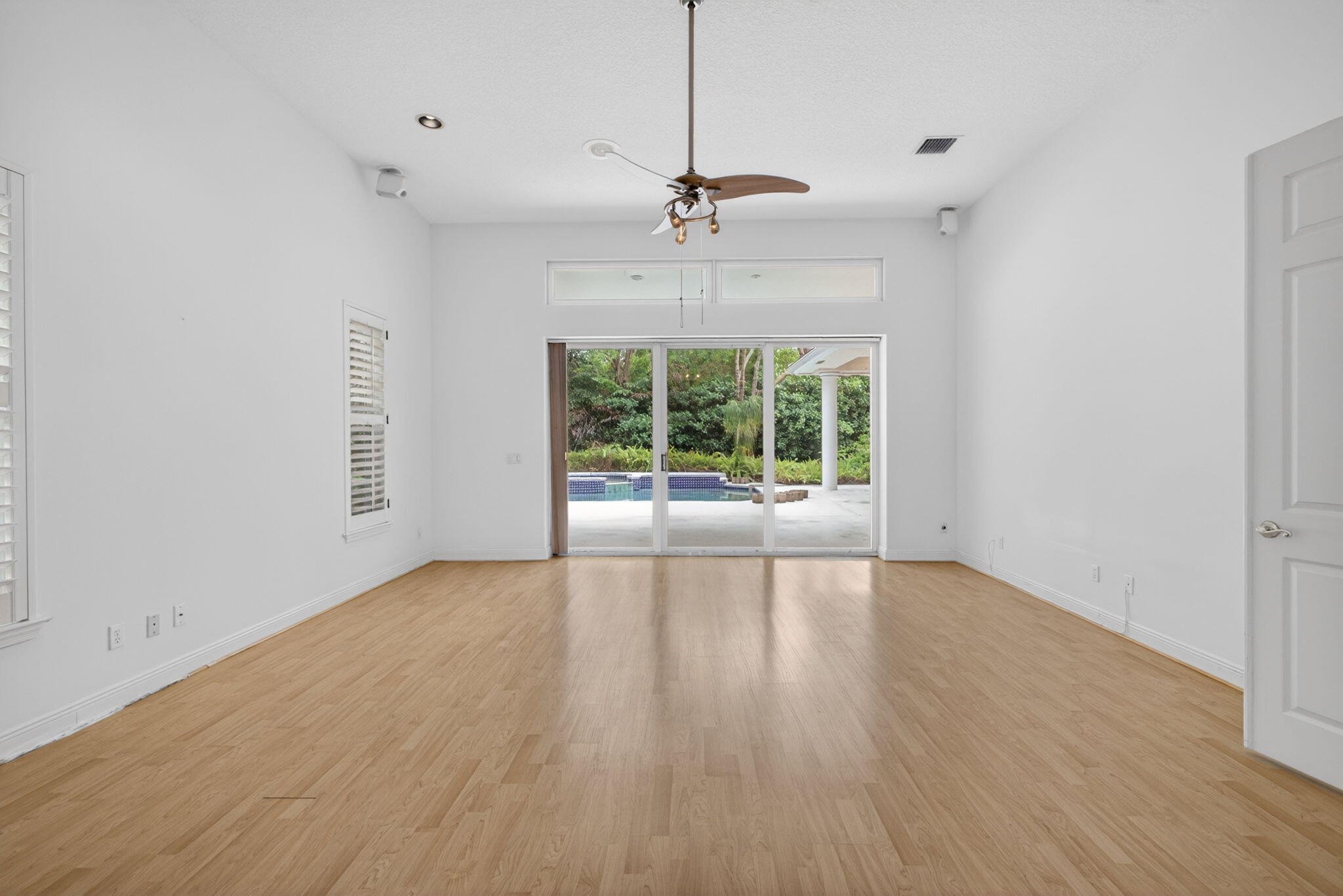 HERITAGE OAKS - Residential