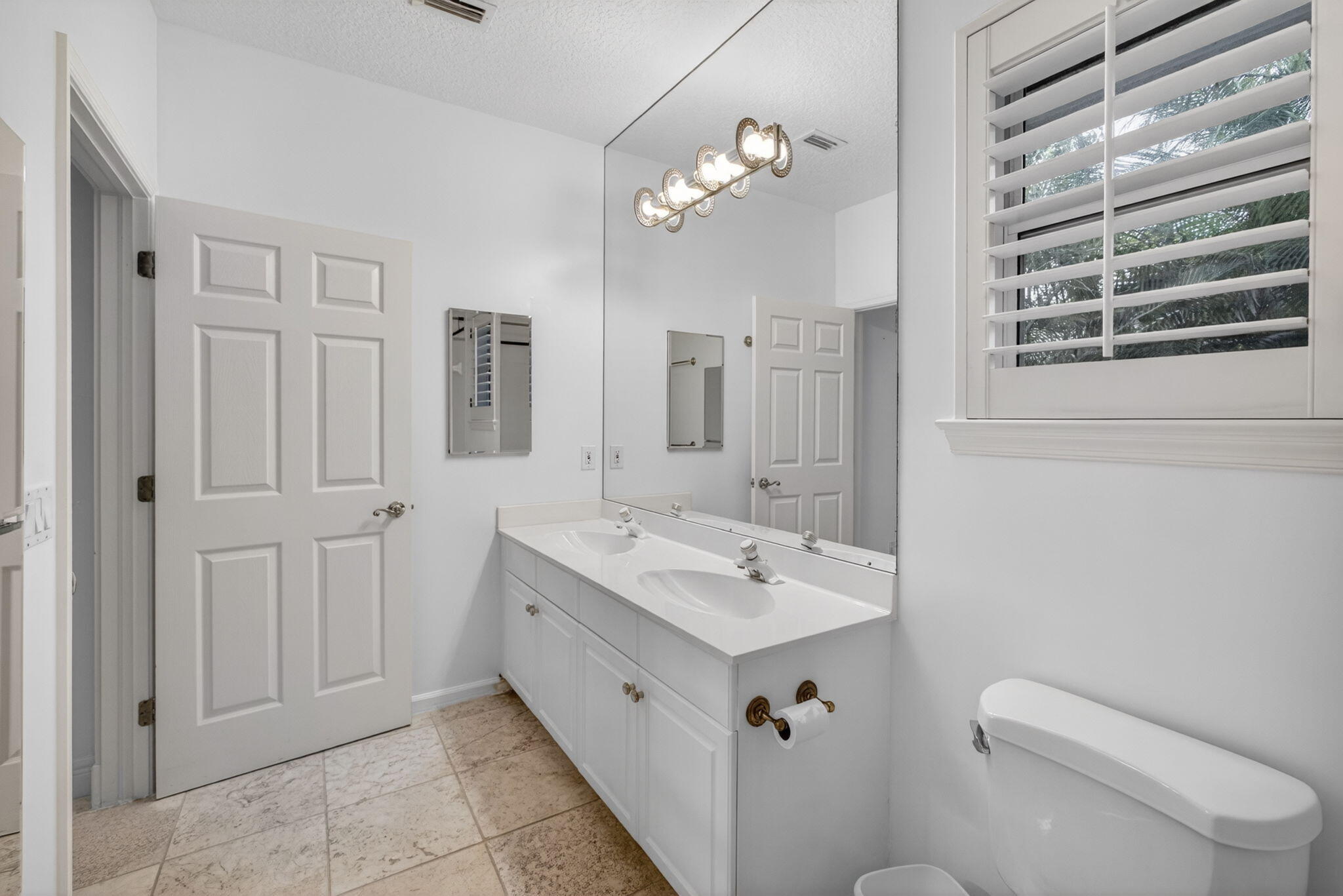 HERITAGE OAKS - Residential