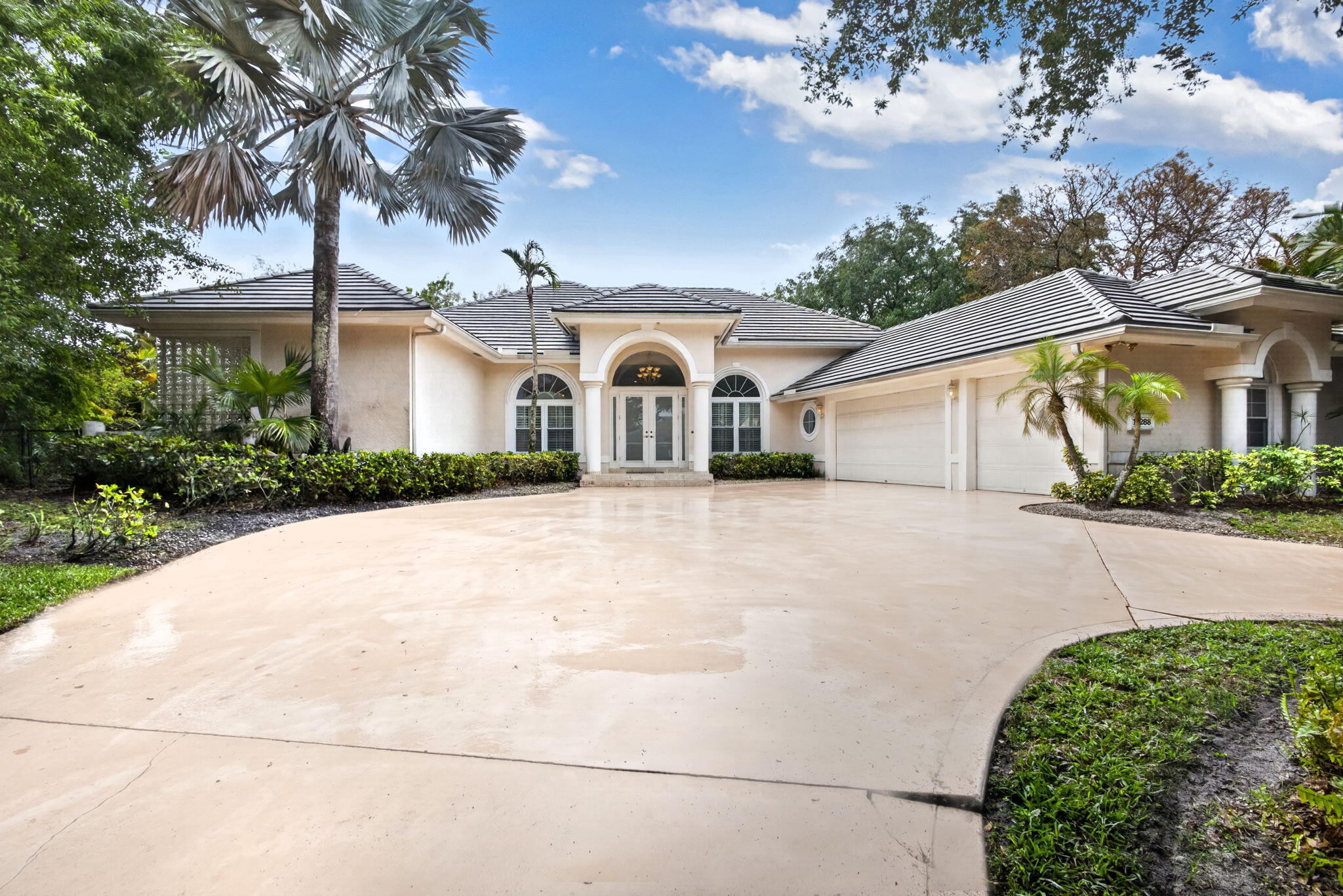 HERITAGE OAKS - Residential